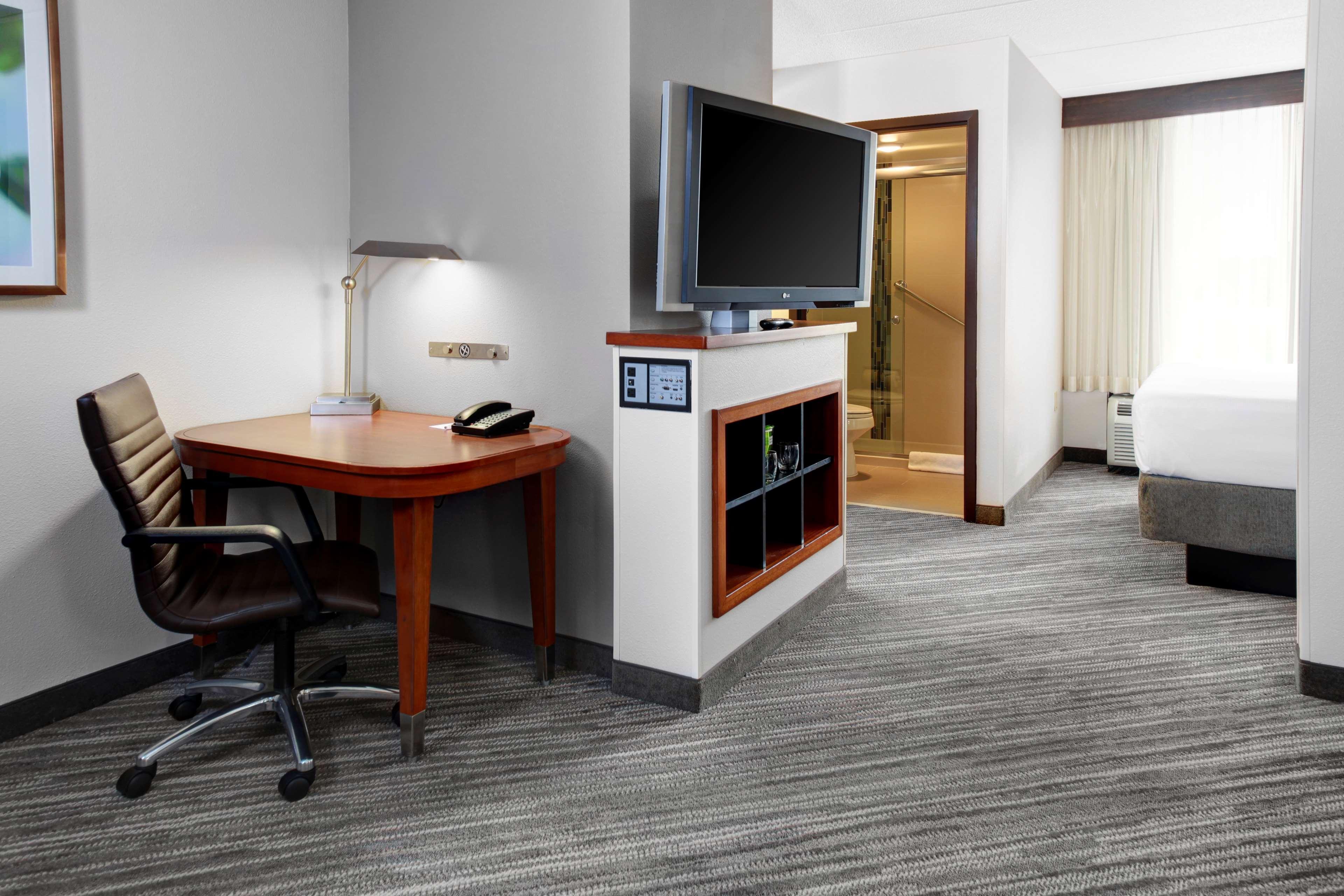 Hyatt Place Detroit/Ливония Экстерьер фото