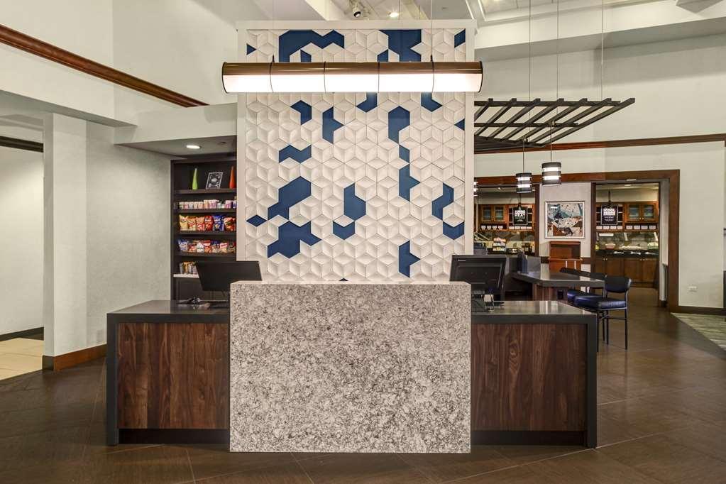 Hyatt Place Detroit/Ливония Интерьер фото