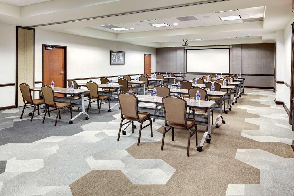 Hyatt Place Detroit/Ливония Удобства фото