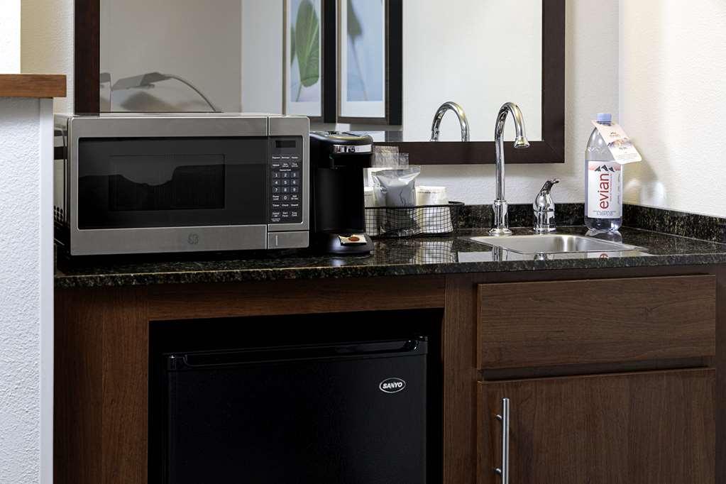 Hyatt Place Detroit/Ливония Номер фото