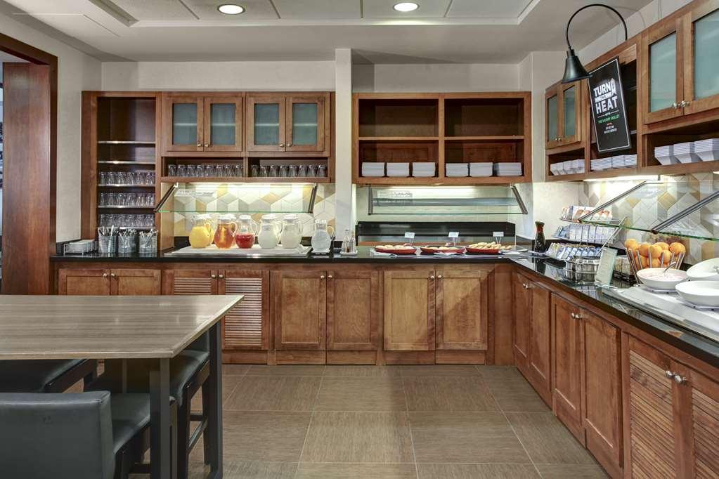 Hyatt Place Detroit/Ливония Интерьер фото