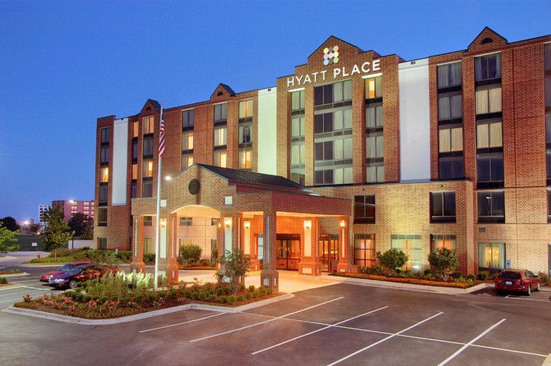 Hyatt Place Detroit/Ливония Экстерьер фото